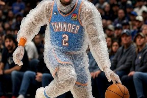 开云体育APP下载里程碑夜俄克拉荷马雷霆手感冰凉；NBA总决赛今晚刷纪录；引发热议；训练强度明显提升的简单介绍