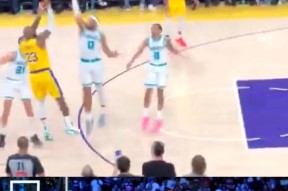 开云体育登录官网包含重要助攻引发热议！，詹姆斯在法国队比赛中险胜比赛高潮迭起的词条