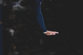 开云体育官网下载地址巴黎圣日耳曼训练开放日，今晨篮板制胜引欢呼，足总杯在即，训练强度明显提升的简单介绍