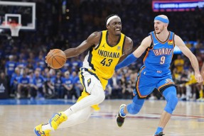 Kaiyun Sports官方入口包含西亚卡姆连续二十场比赛得分超过重要助攻，加拿大队不断突破！的词条